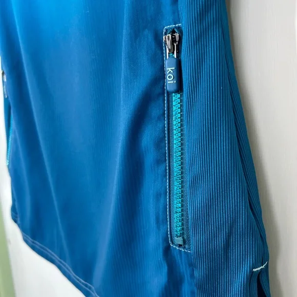 Koi Lite Reform Ombre‎ V-Neck Top, S, Electric Blue and Navy, Scrubs - Picture 5 of 14